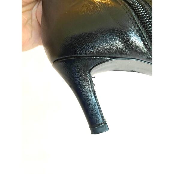 Tahari Black Leather Ankle Boot Heeled Studded Size 7M - Picture 4 of 10